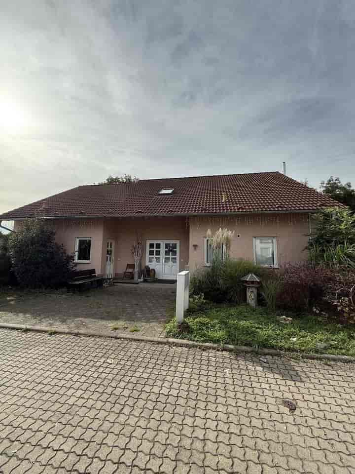 House for sale in 9                   04758 Liebschutzberg                   - Sachsen, Germany