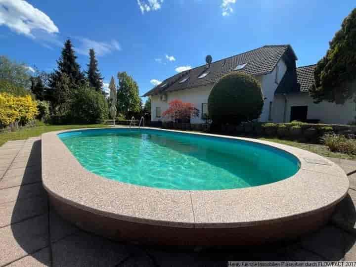 House for sale in Weinbohla, Germany