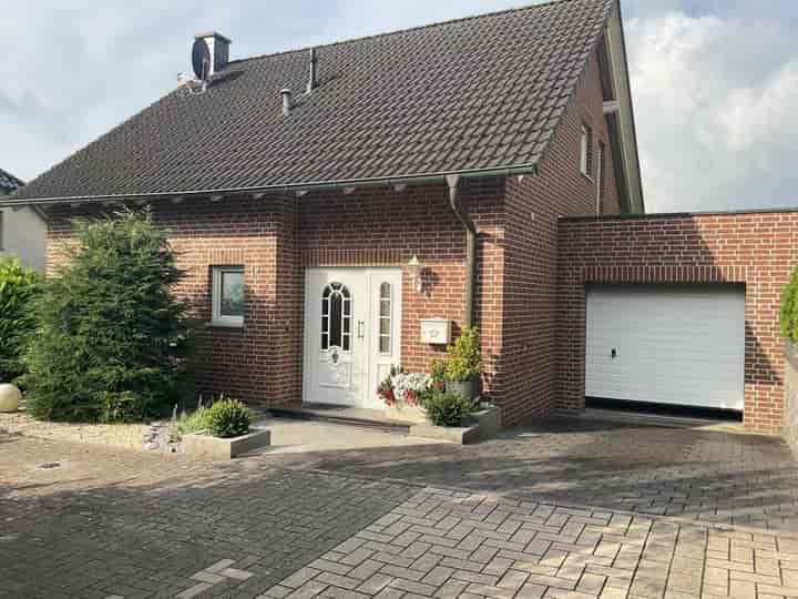 House for sale in Kamp 13                   58730 Frondenberg                   - Nordrhein-Westfalen, Germany