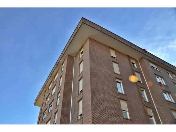 2 bedrooms apartment for rent in Palencia, Spain