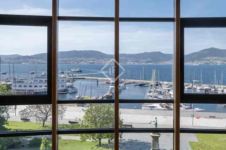 4 bedrooms apartment for rent in Vigo, Spain