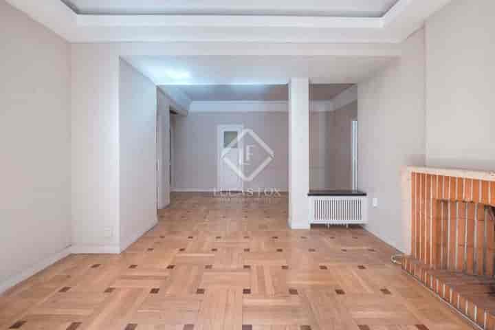 4 bedrooms apartment for sale in Madrid, Spain