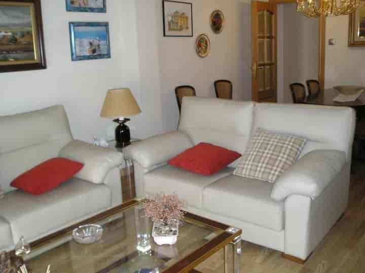 3 bedrooms apartment for rent in Zaragoza, Spain