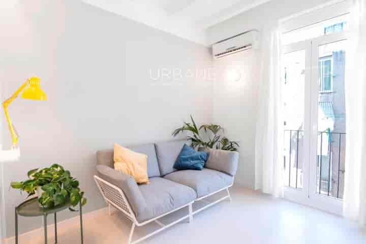 2 bedrooms apartment for sale in Ciutat Vella, Spain