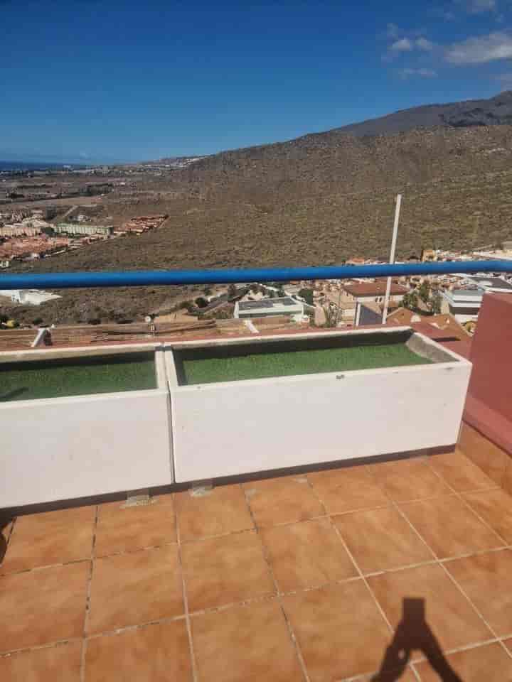 2 bedrooms apartment for rent in Adeje, Spain