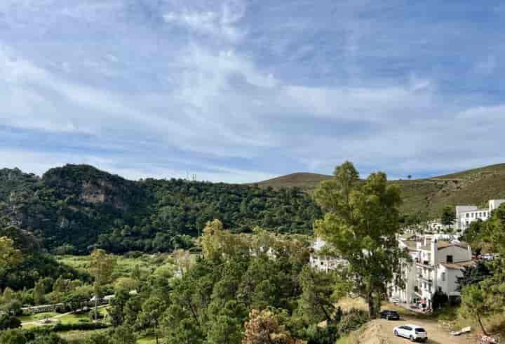 2 bedrooms apartment for sale in Benahavis, Spain