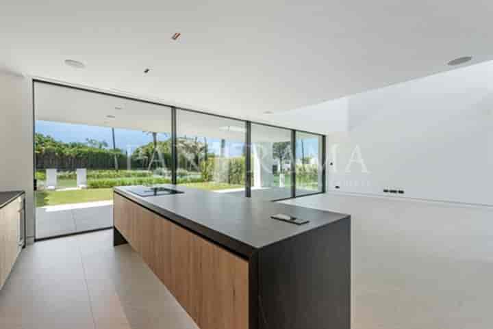 4 bedrooms house for sale in Marbella, Spain