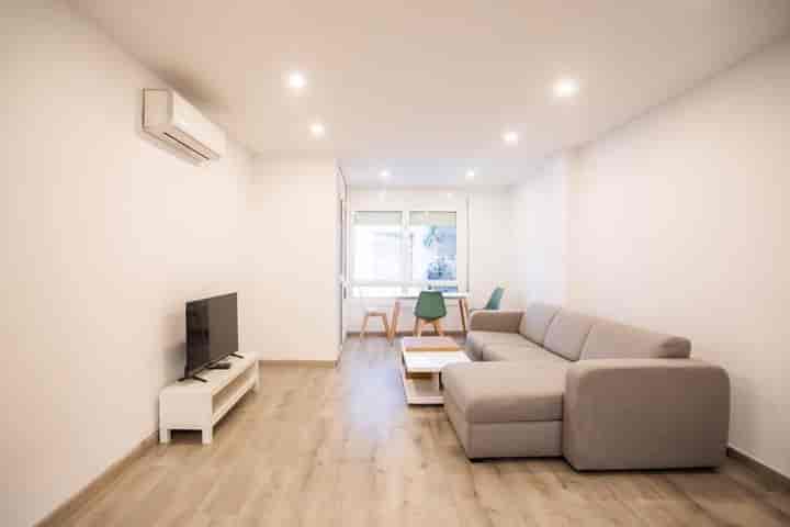 2 bedrooms apartment for rent in Sants-Montjuic, Spain