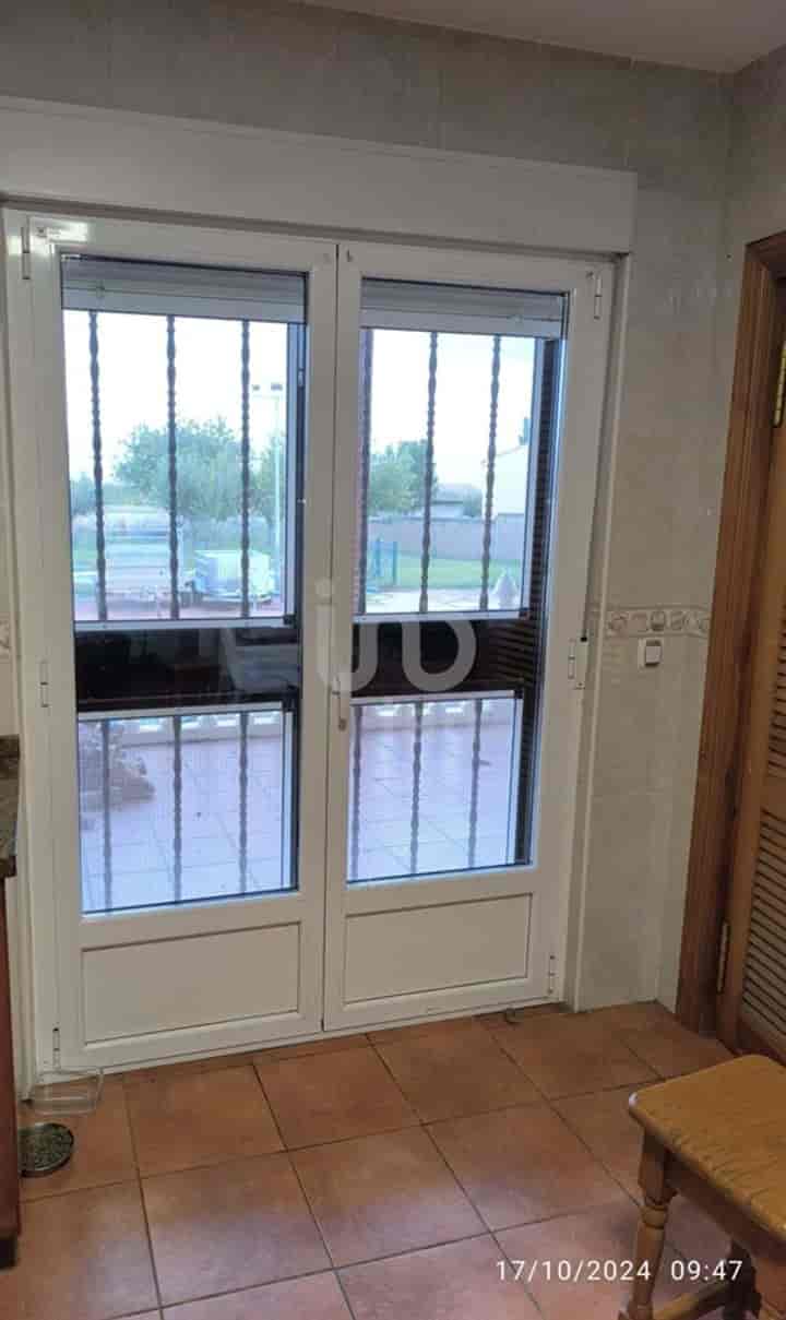 4 bedrooms house for sale in Villamanan, Spain