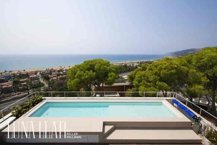 5 bedrooms house for sale in Castelldefels, Spain