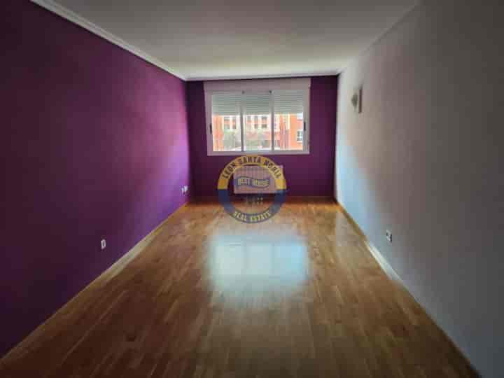 3 bedrooms apartment for sale in Leon, Spain