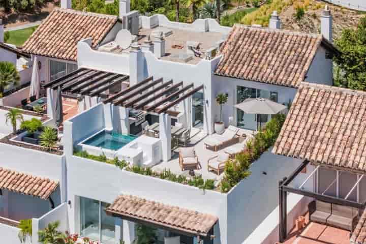 4 bedrooms house for sale in Benahavis, Spain