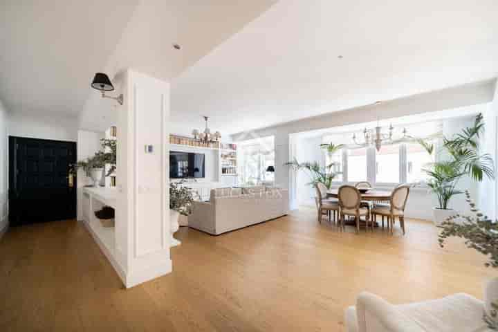 4 bedrooms apartment for sale in Madrid, Spain