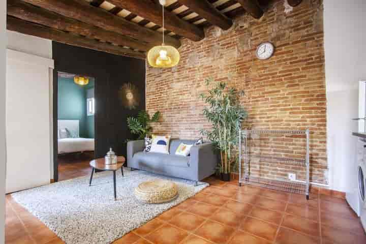 2 bedrooms apartment for rent in Ciutat Vella, Spain