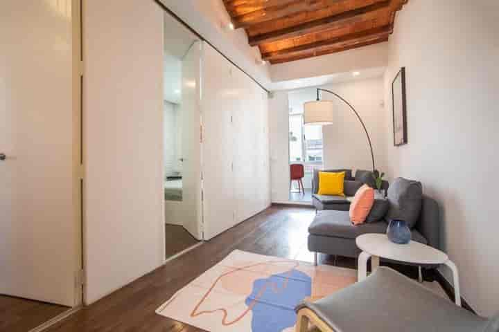 2 bedrooms apartment for rent in Sants-Montjuic, Spain