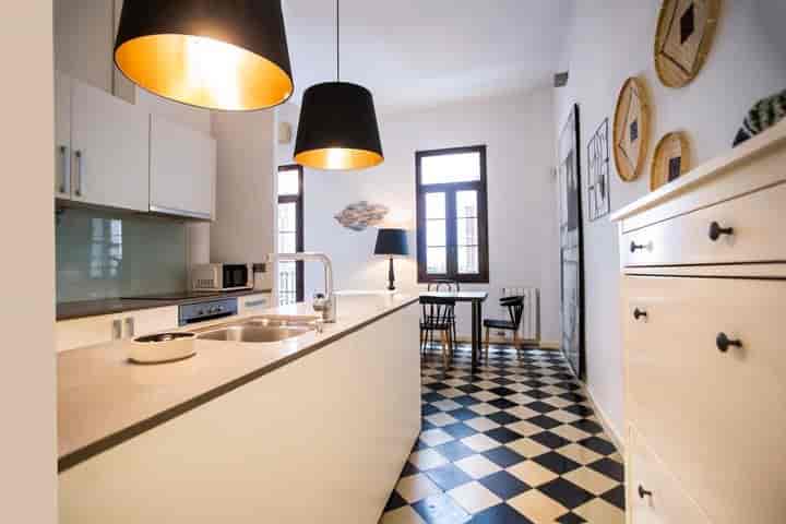 2 bedrooms apartment for rent in Gotic, Spain