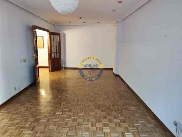 4 bedrooms apartment for sale in Leon, Spain