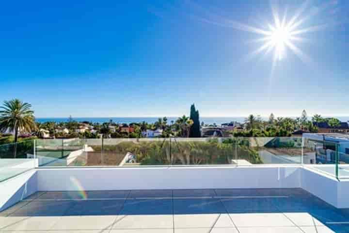 5 bedrooms house for sale in Marbesa, Spain