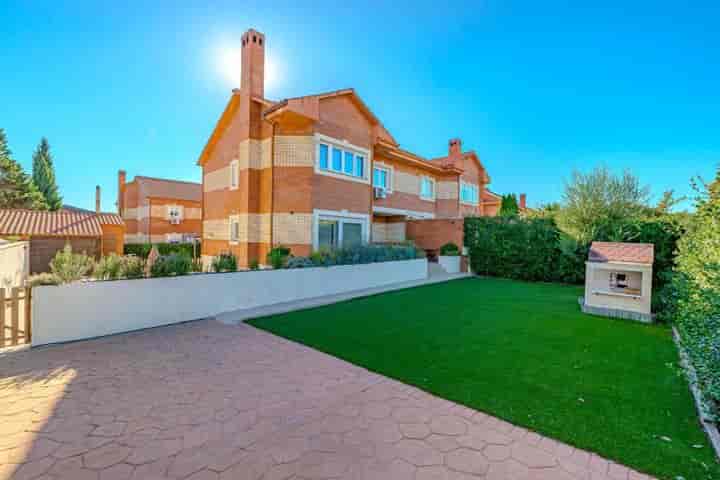 4 bedrooms house for sale in Villalbilla, Spain