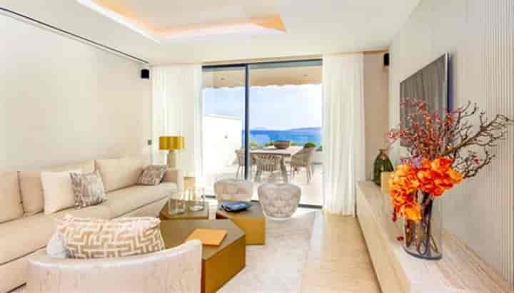 4 bedrooms apartment for sale in Estepona, Spain