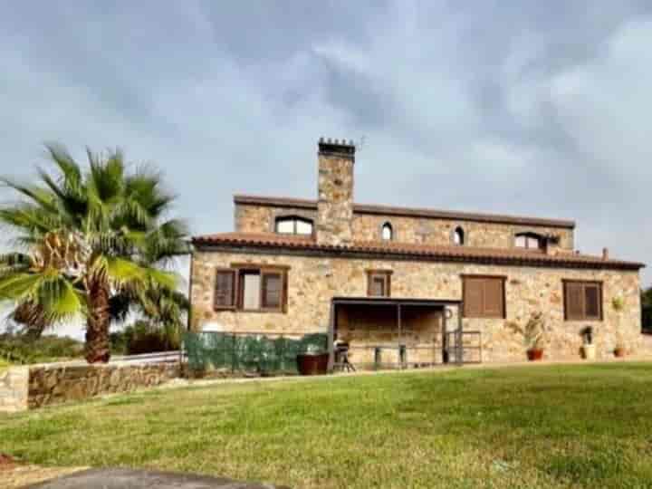 10 bedrooms house for sale in Badajoz, Spain