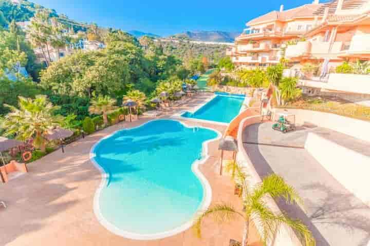 2 bedrooms apartment for sale in Nueva Andalucia, Spain