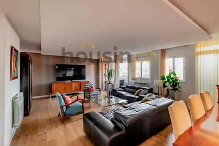 2 bedrooms apartment for sale in Madrid, Spain