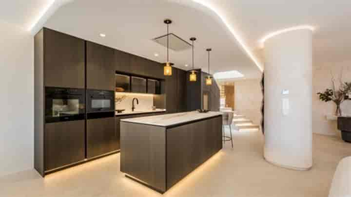 4 bedrooms house for sale in Marbella, Spain