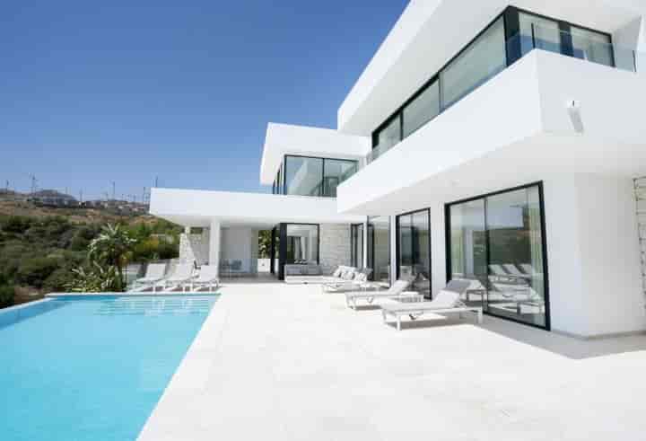 5 bedrooms house for rent in Benahavis, Spain