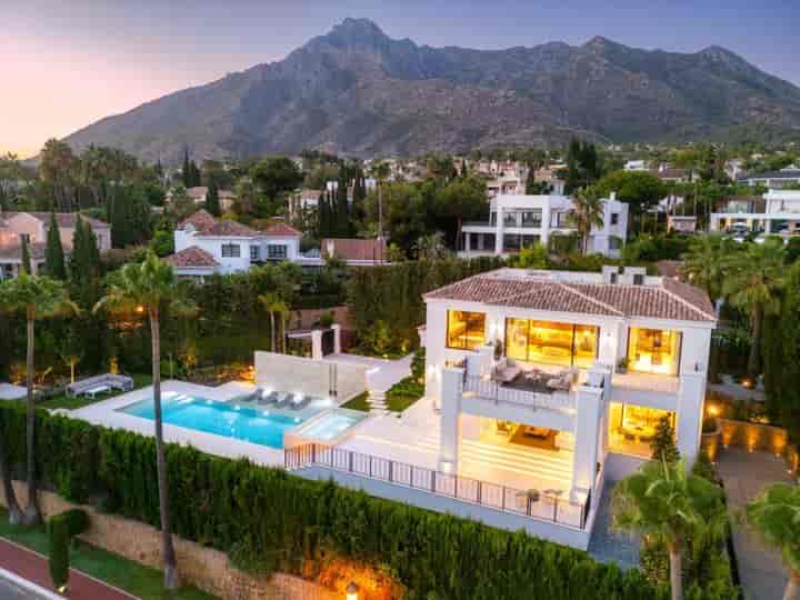 6 bedrooms house for sale in Marbella, Spain