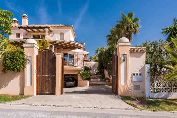 5 bedrooms house for sale in Las Chapas, Spain
