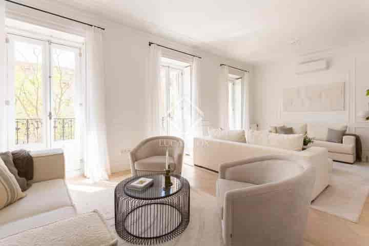 4 bedrooms apartment for sale in Madrid, Spain