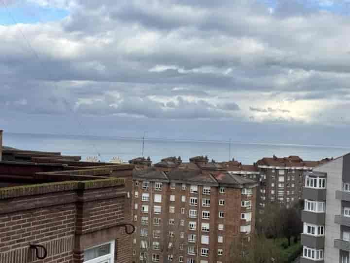 2 bedrooms apartment for rent in Santander, Spain