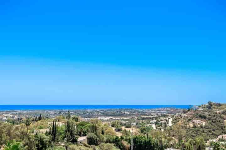 3 bedrooms apartment for sale in Benahavis, Spain