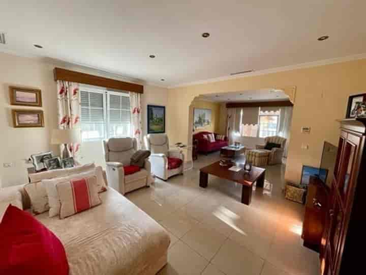 7 bedrooms house for sale in Albatera, Spain
