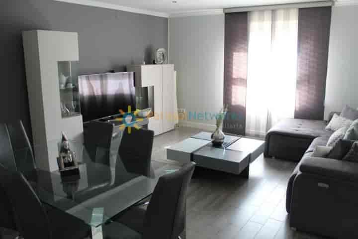 3 bedrooms apartment for rent in Oliva, Spain