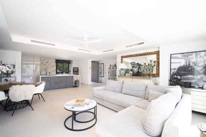 2 bedrooms house for sale in Benahavis, Spain