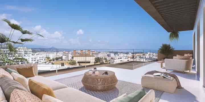 2 bedrooms apartment for sale in Puerto de Estepona, Spain