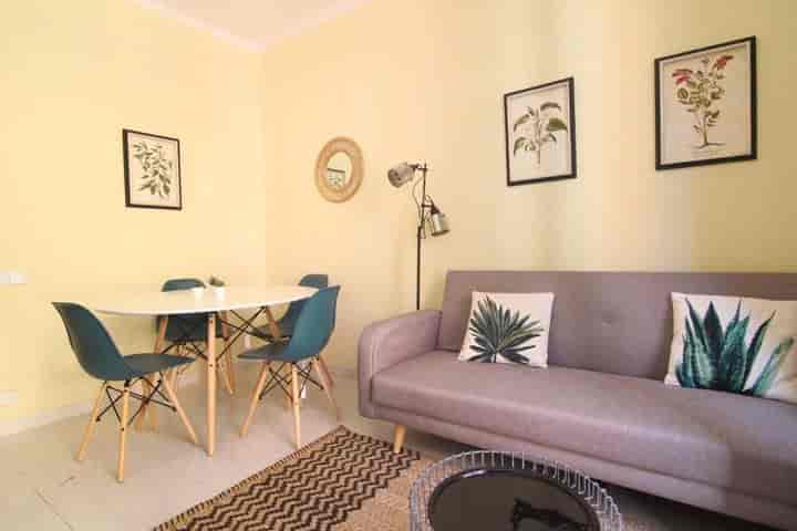 3 bedrooms apartment for sale in La Bordeta-Hostafrancs, Spain