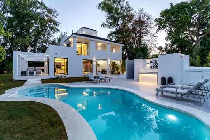 5 bedrooms house for sale in Nueva Andalucia, Spain