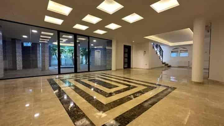 5 bedrooms house for sale in LAlfas del Playa, Spain