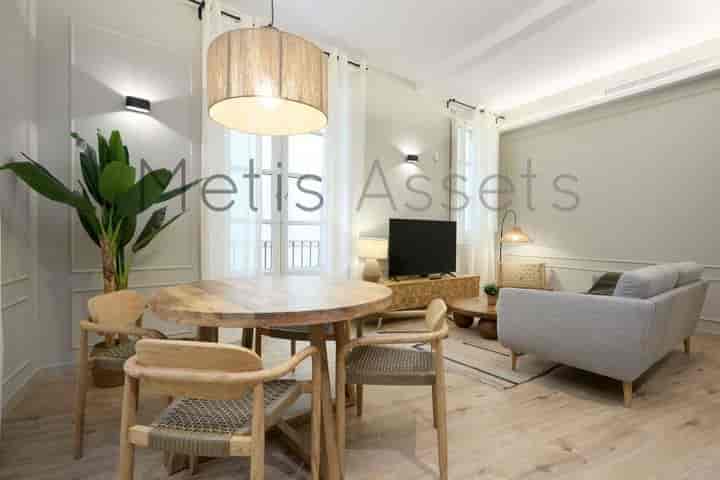 2 bedrooms apartment for rent in Gotic, Spain