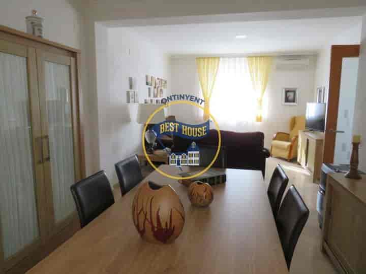 2 bedrooms apartment for rent in Albaida, Spain