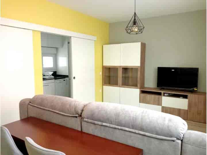 2 bedrooms apartment for rent in Adelfas, Spain