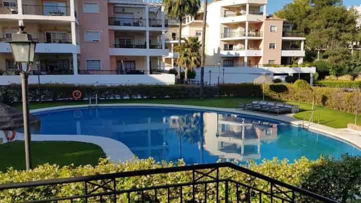 2 bedrooms apartment for sale in Nueva Andalucia, Spain