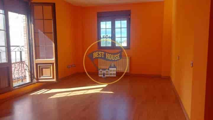 4 bedrooms house for sale in Leon, Spain