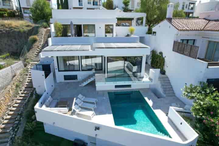 5 bedrooms house for rent in Benahavis, Spain