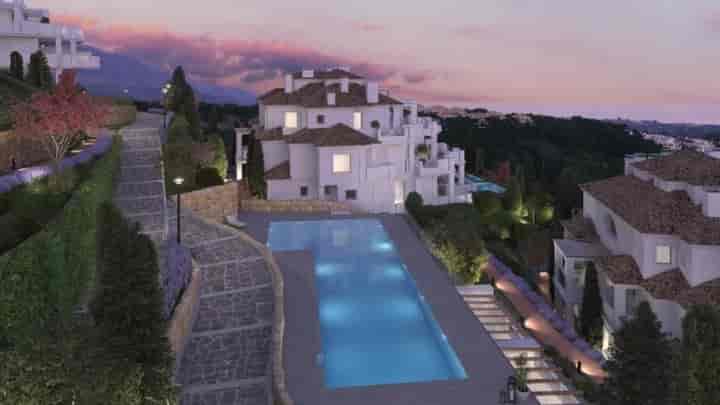 4 bedrooms apartment for sale in Benahavis, Spain