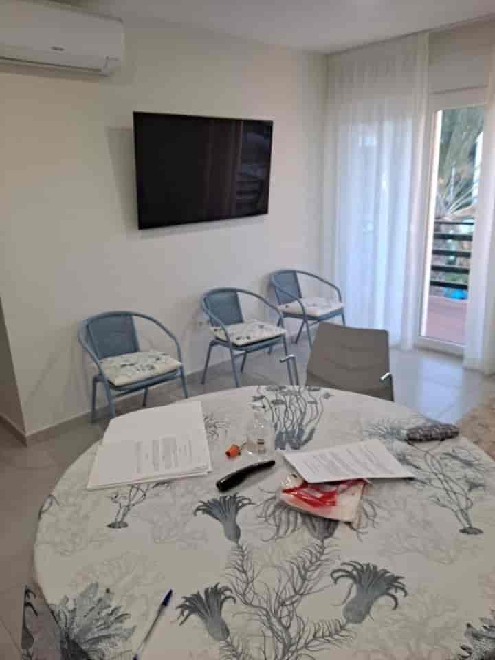 2 bedrooms apartment for rent in Los Cristianos, Spain