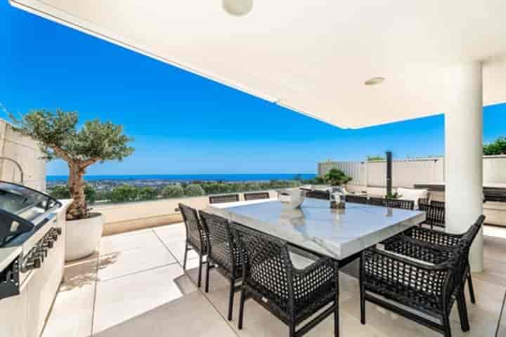 3 bedrooms apartment for sale in Benahavis, Spain